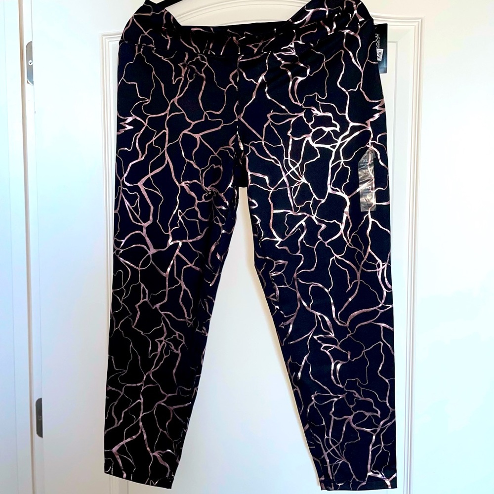 Black leggings with rose gold accent